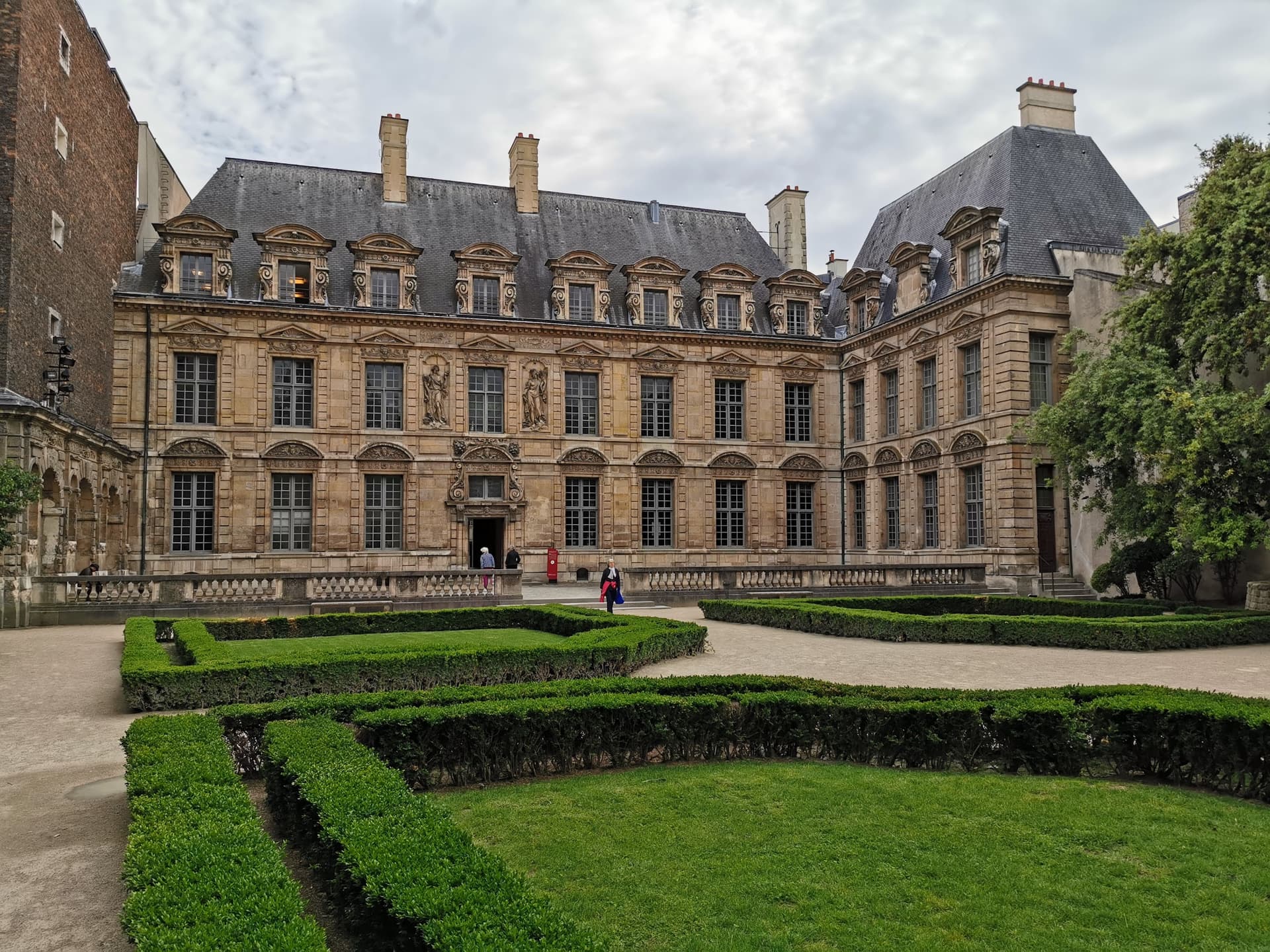 Place des Vosges, Paris – Listen to the Audio Guide