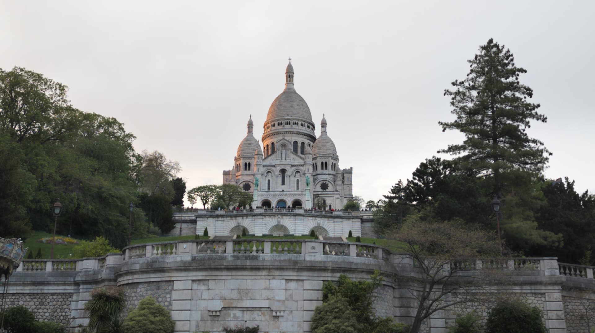 Square Louise Michel