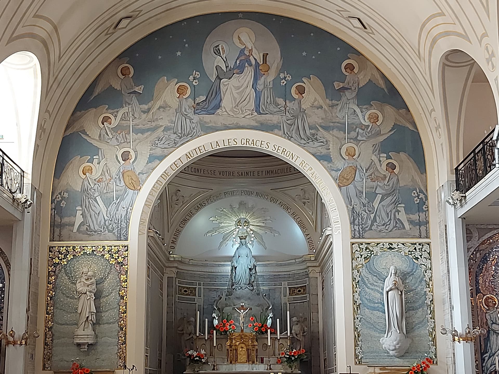 Chapel of Our Lady of the Miraculous Medal (Chapelle Notre-Dame-de-la-Médaille-Miraculeuse), Paris - Listen to the Audio Guide