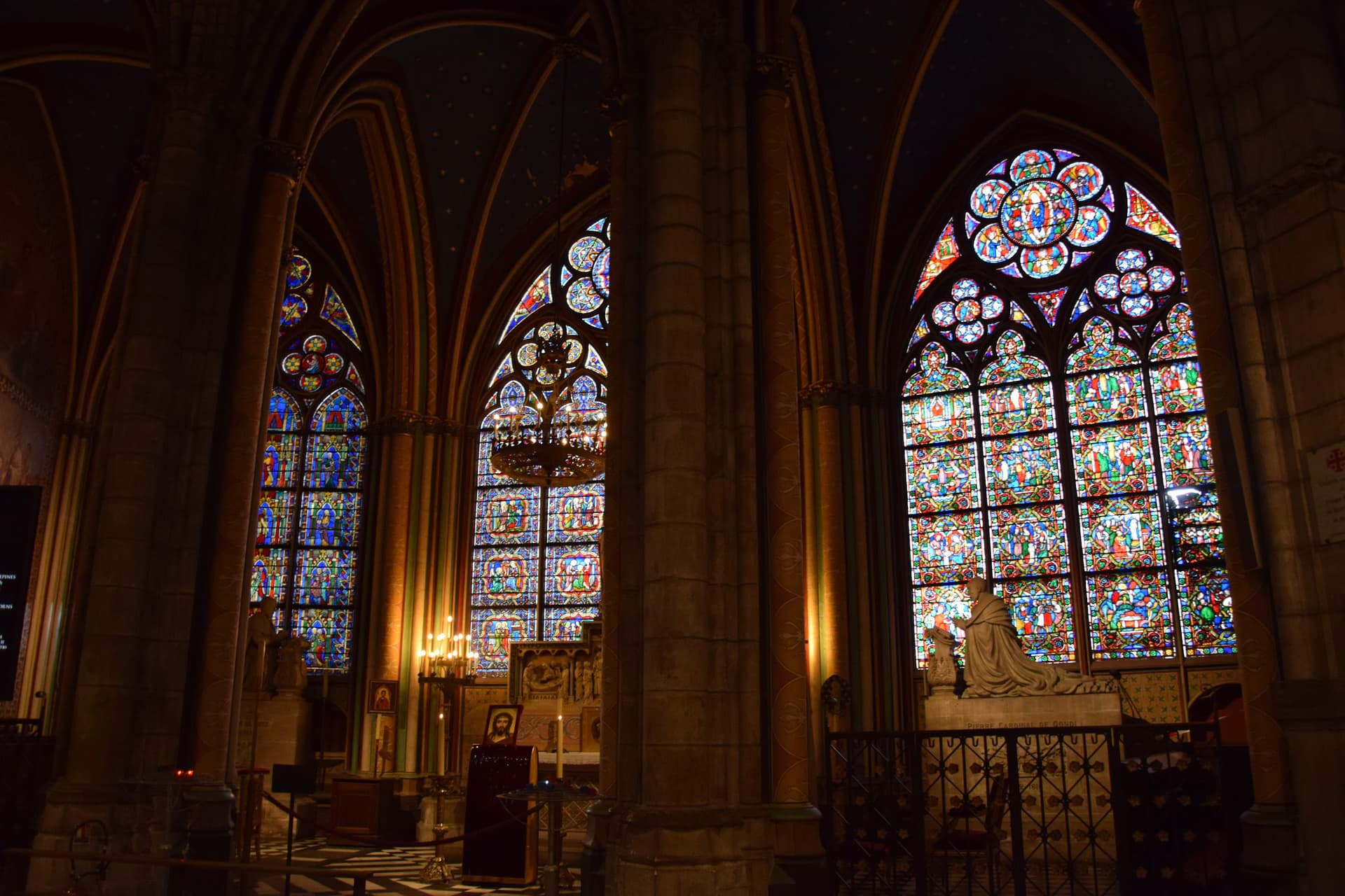 Notre Dame Katedrali