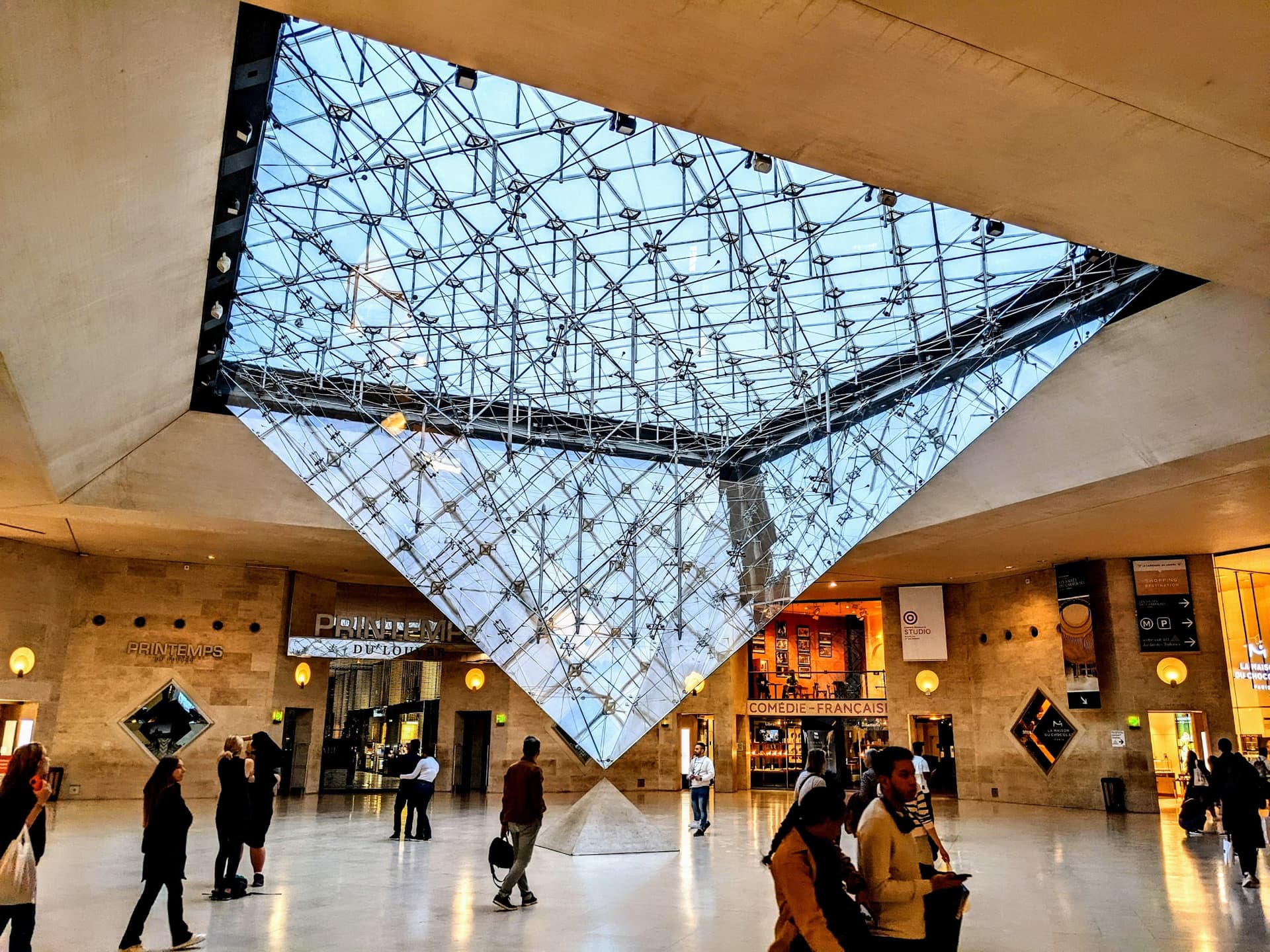 Piramide van het Louvre