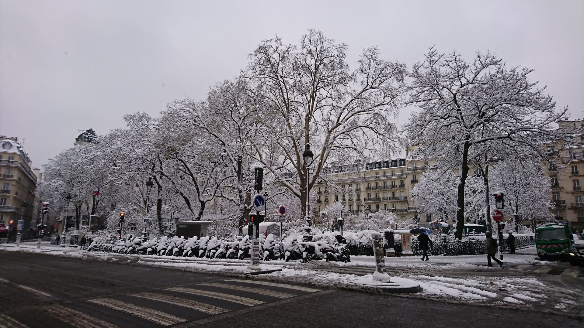 Square Montholon